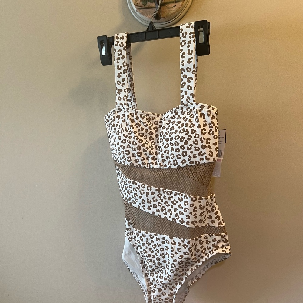 Girls Leopard Print One-Piece Swimsuit in Cream and Brown Size 6   11”PTP NEW - Picture 2 of 9